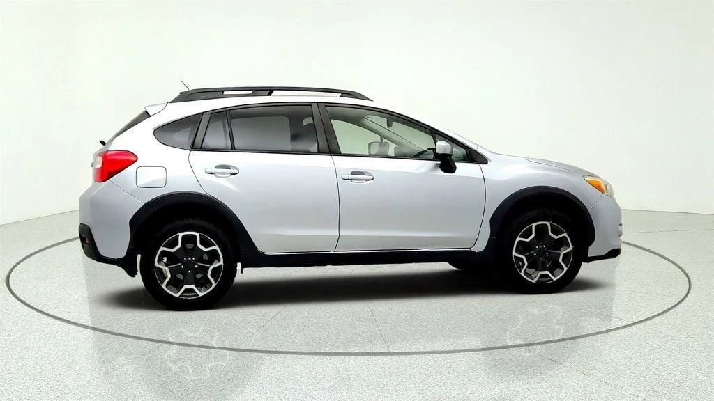 Used 2015 Ice Silver Metallic Subaru 5dr CVT 2.0i Premium image 4