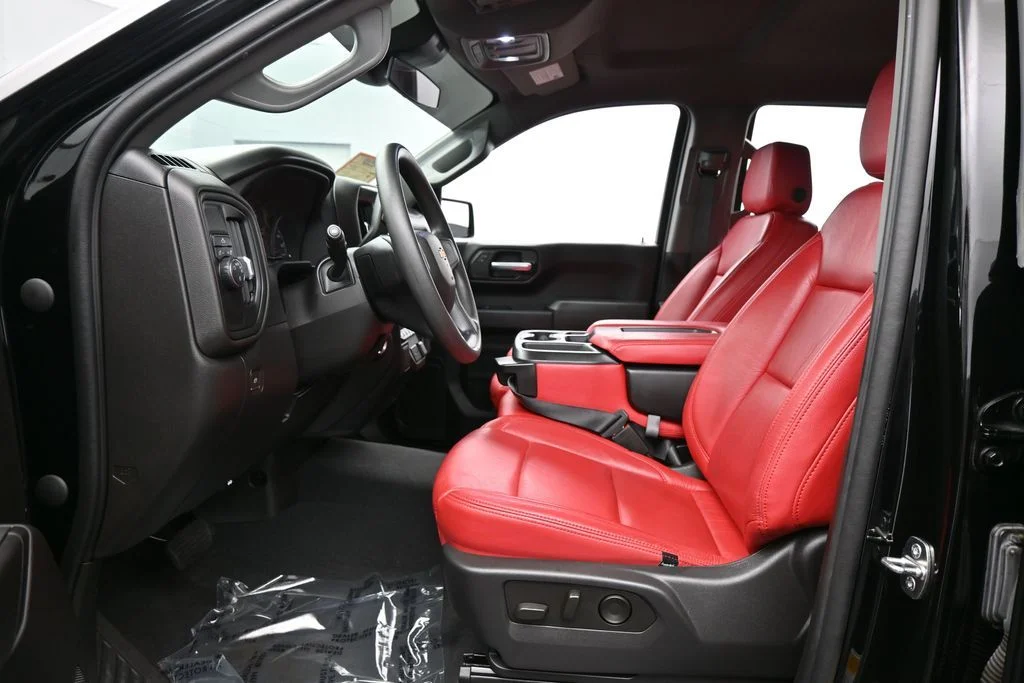 Used 2022 Black Chevrolet Custom image 11