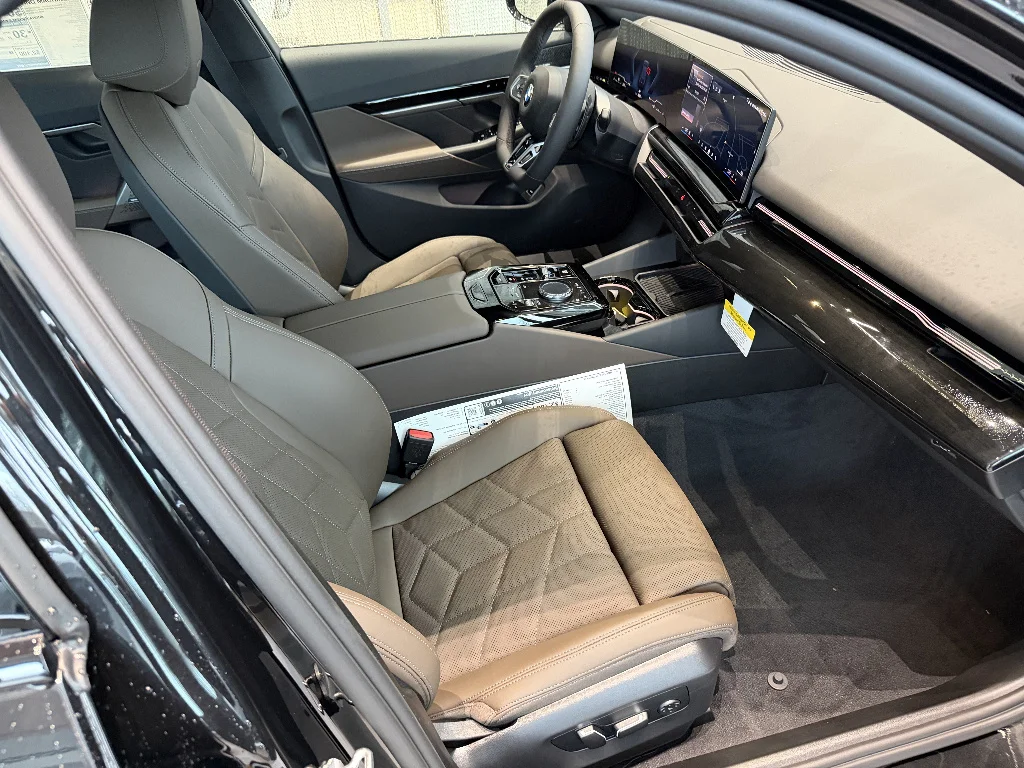 New 2026 Black Sapphire Metallic BMW 530i xDrive image 14