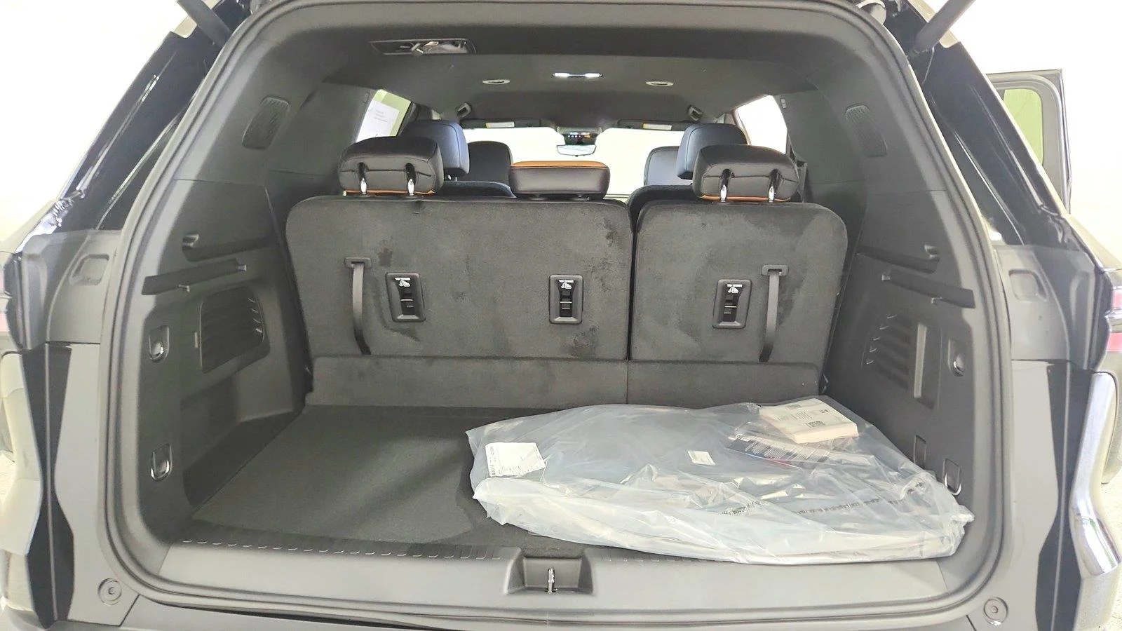 2027 Chevrolet Traverse Z71 - Photo 37