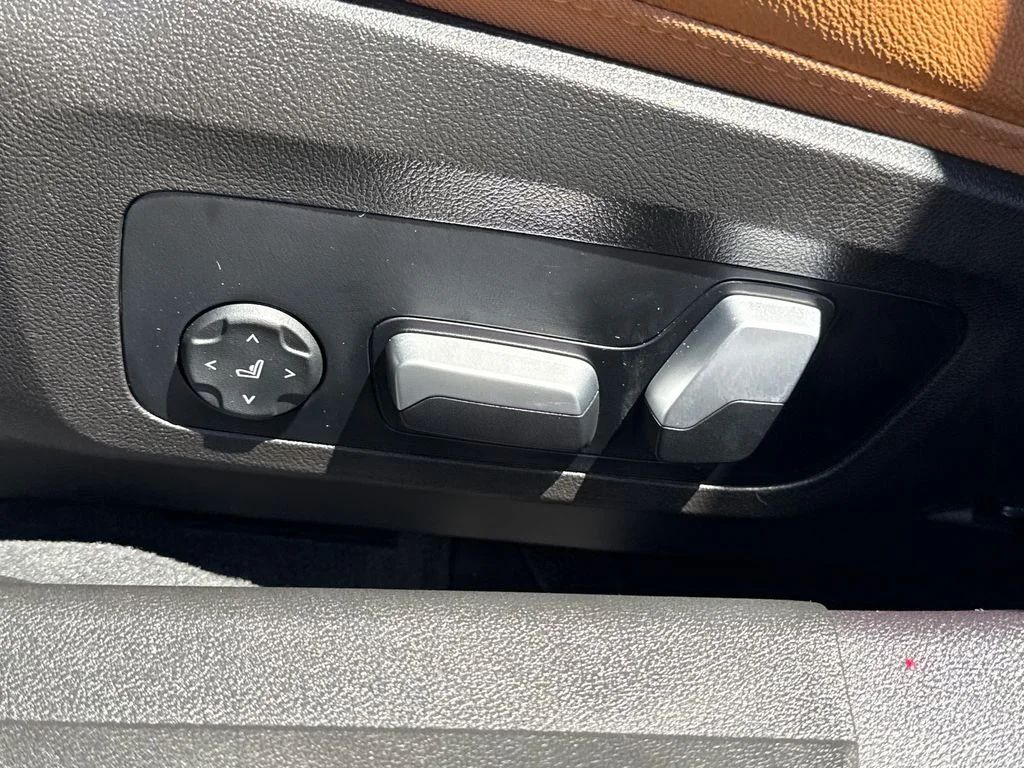 Used 2023 Gray BMW 330i image 21