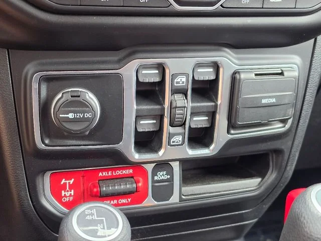 2021 Jeep Gladiator Mojave - Photo 25