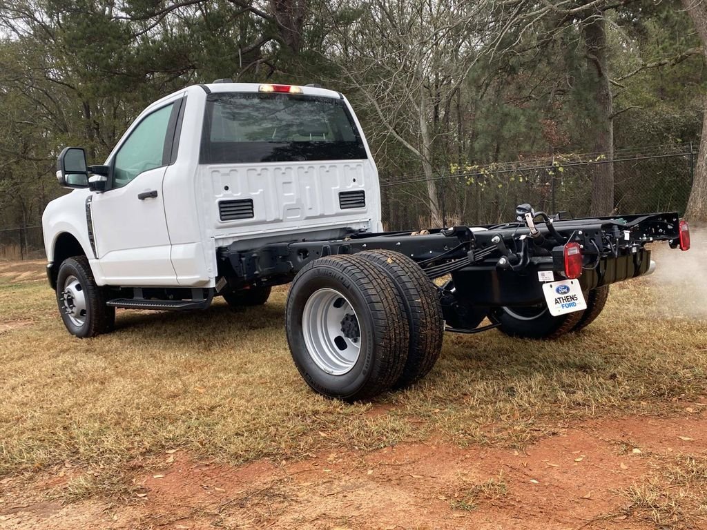 New 2026 Oxford White Ford F-350® XL image 4