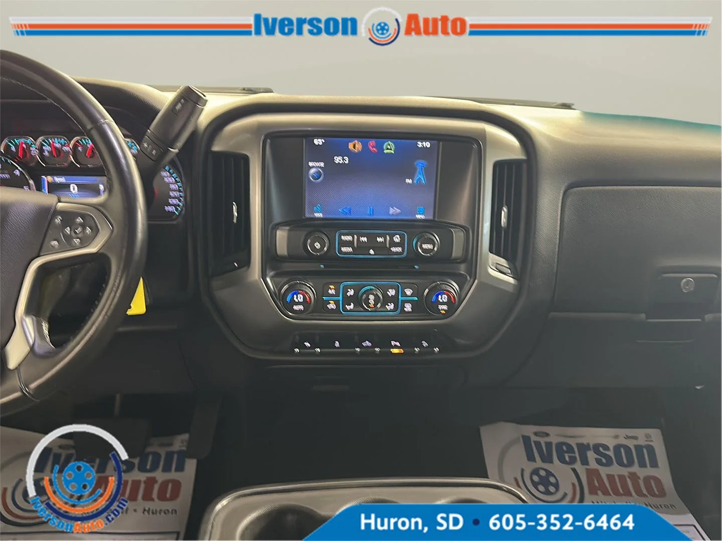 Used 2015 Summit White Chevrolet LT image 27