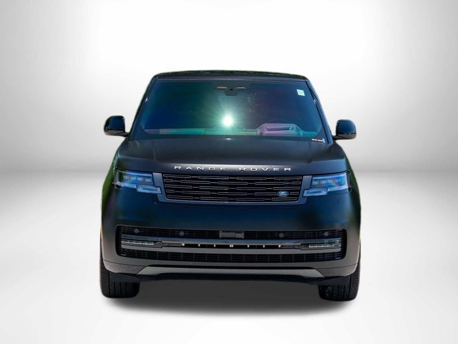 Used 2025 Obsidian Black SV Bespoke Ultra Metallic Satin Land Rover Autobiography image 6