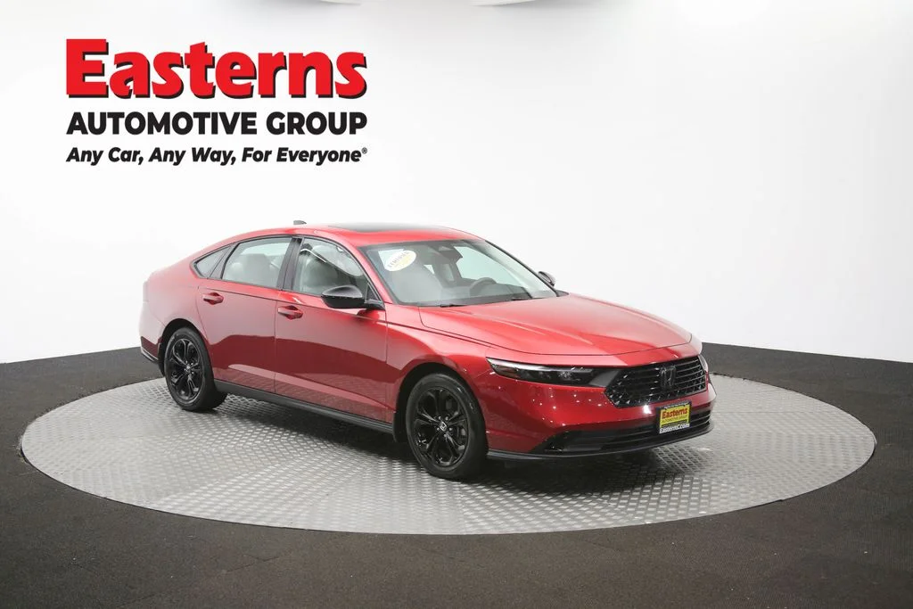 Used 2025 Red Honda SE image 48