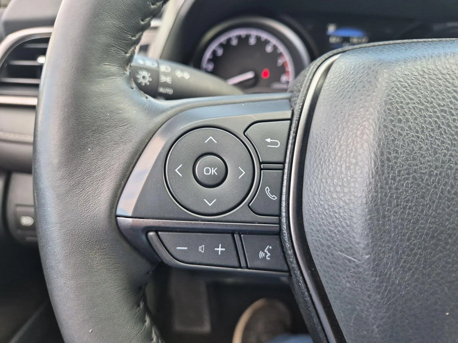 Used 2024 Midnight Black Metallic Toyota SE image 19