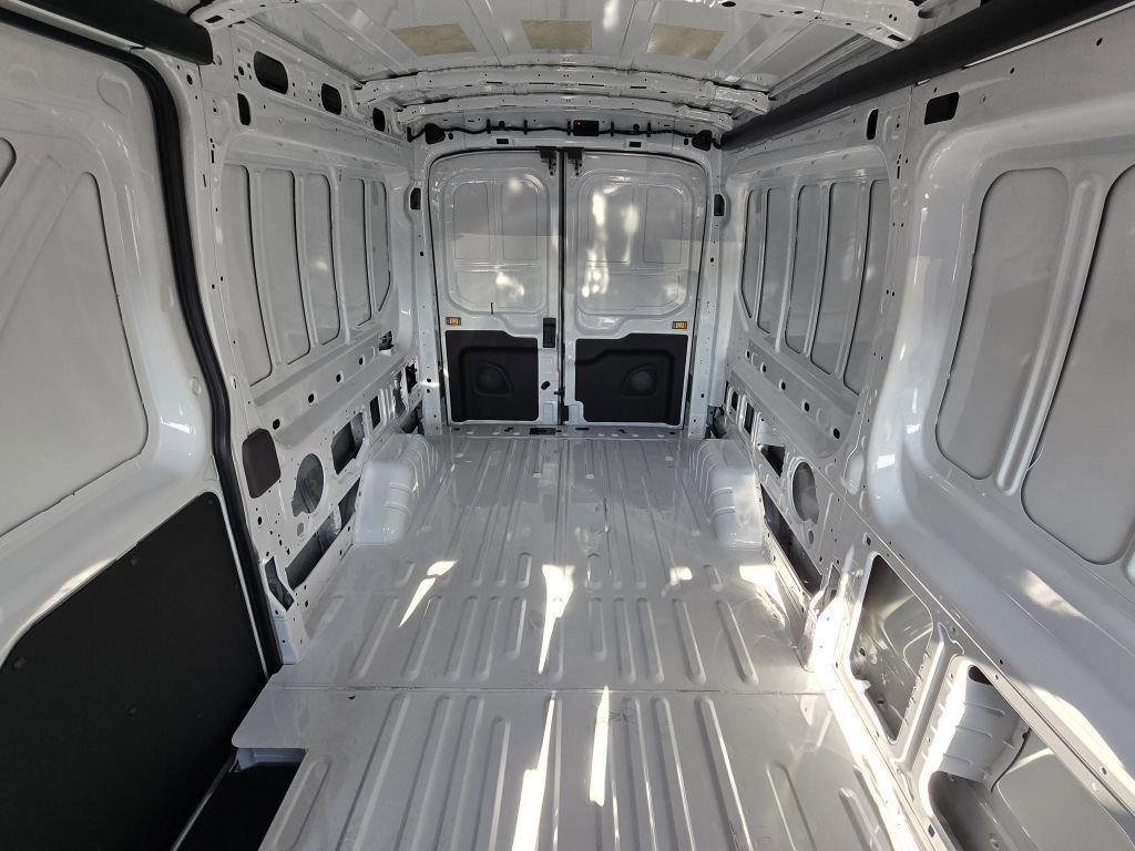 New 2026 Oxford White Ford Base image 31