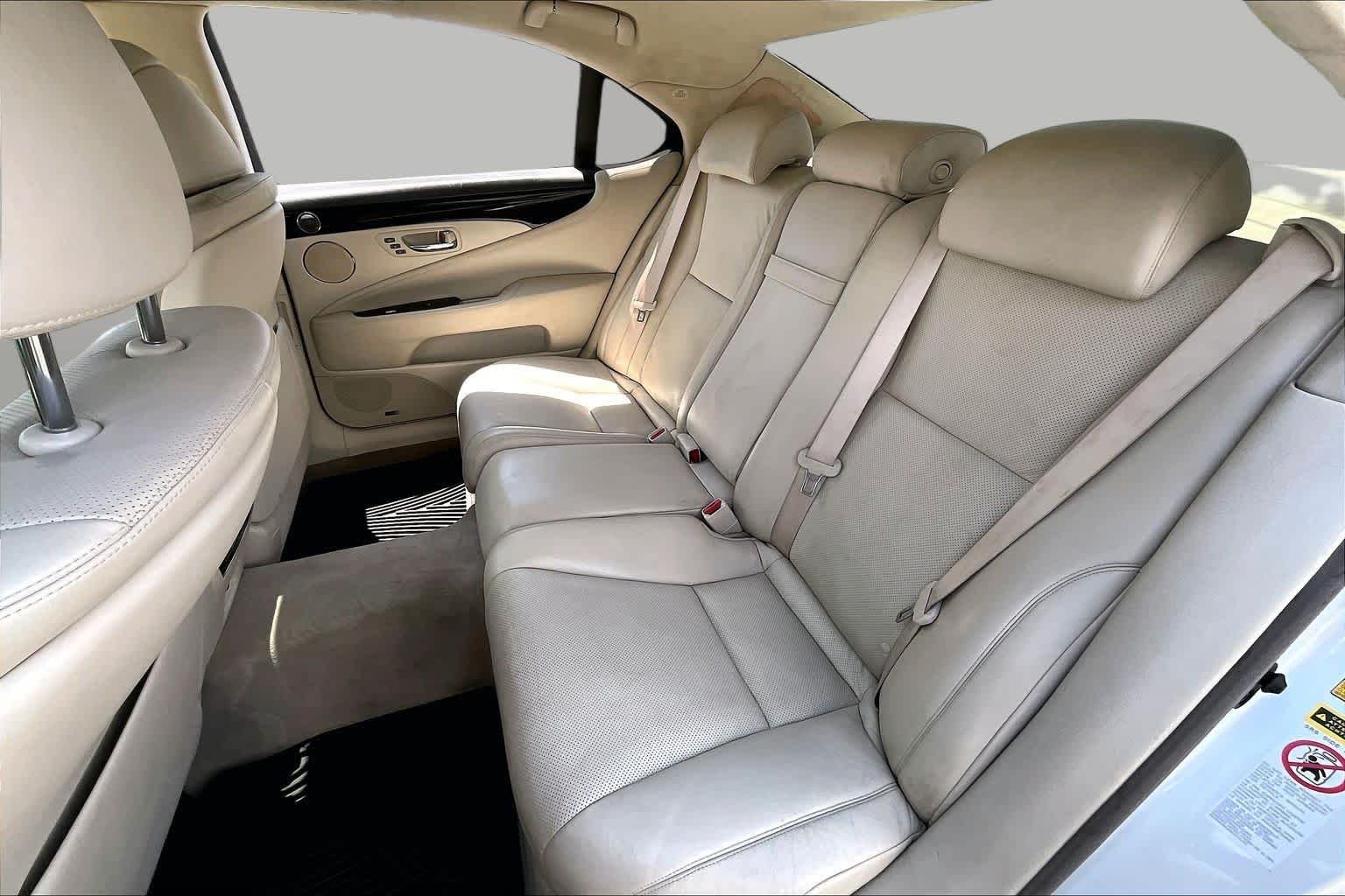 Used 2007 Starfire Pearl Lexus LWB image 20
