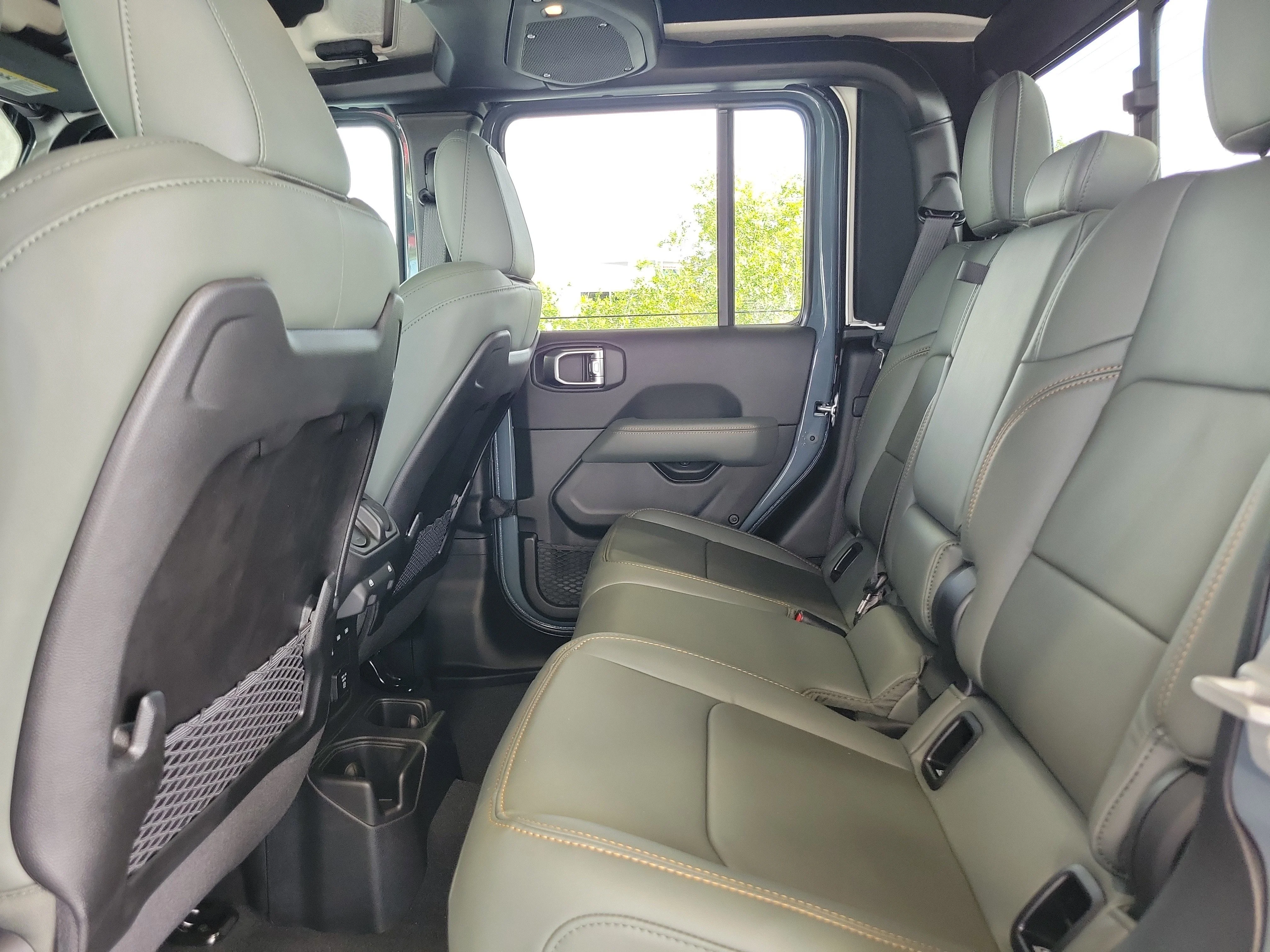 New 2025 Anvil Clear-Coat Exterior Paint Jeep Mojave X image 8