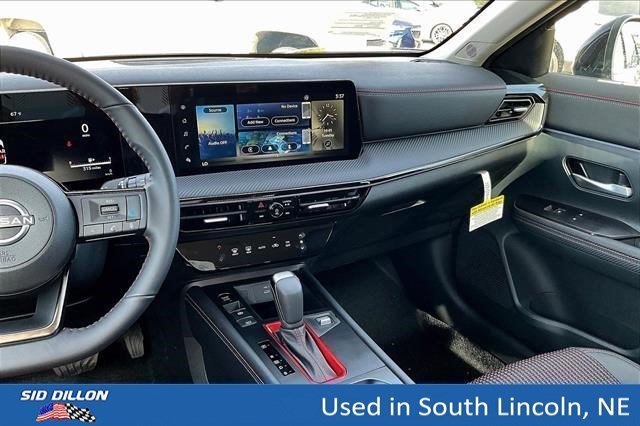 Used 2025 Super Black Nissan SR image 7