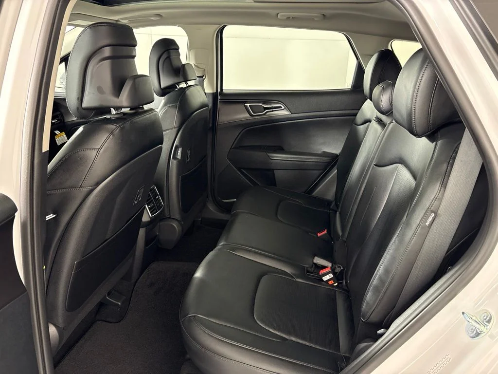 New 2026 Glacial White Pearl Kia EX image 22