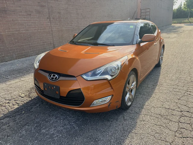 2013 Hyundai Veloster w/Black Int