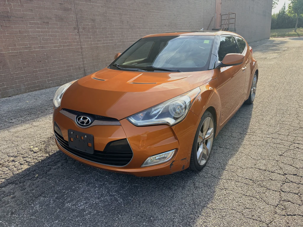Used 2013 26.2 Yellow Hyundai w/Black Int image 1