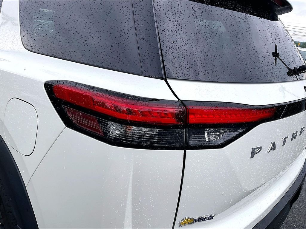Used 2023 Pearl White Tricoat Nissan SV image 32