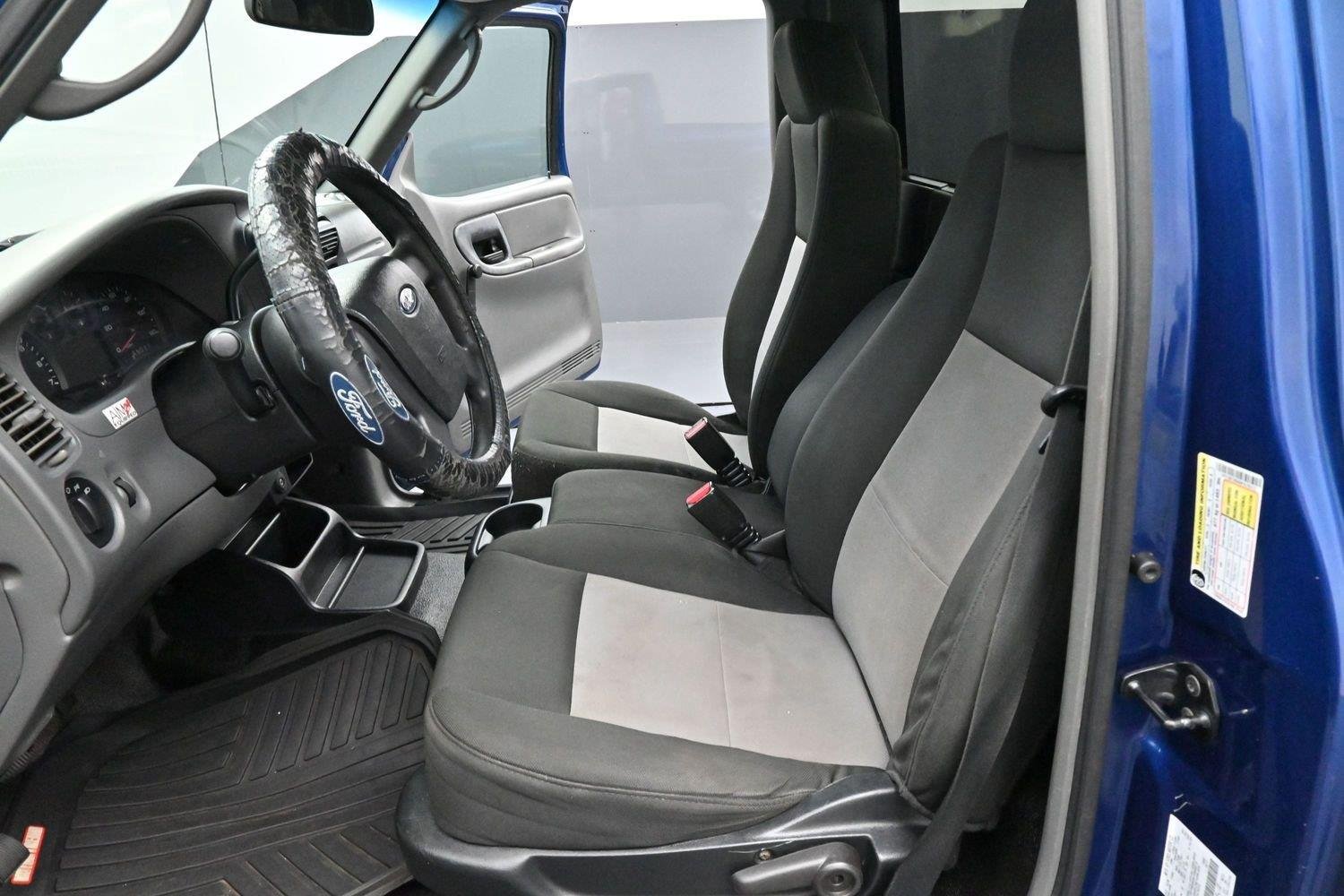 Used 2008  Ford XL image 11