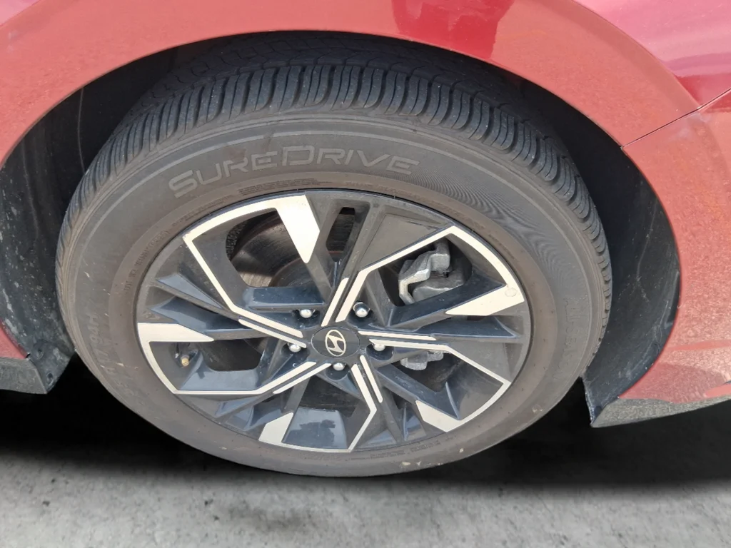 Used 2024 Red Hyundai SEL image 13