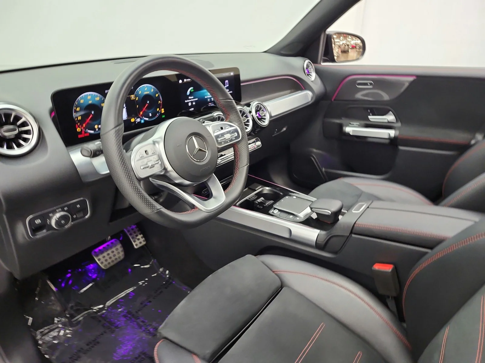 Used 2022 Night Black Mercedes-Benz GLB 250 SUV image 12