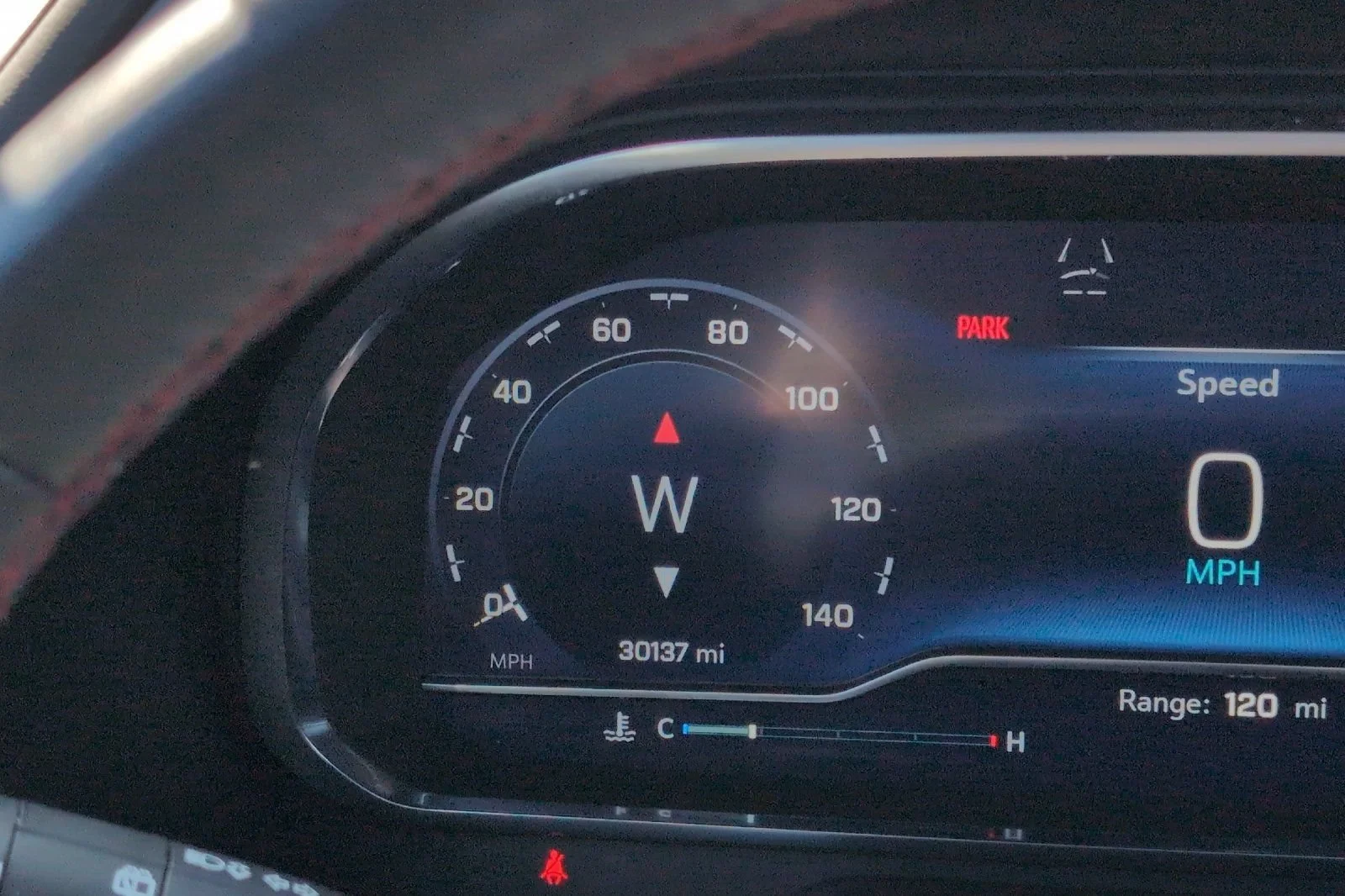 2024 Chevrolet Suburban RST - Photo 28