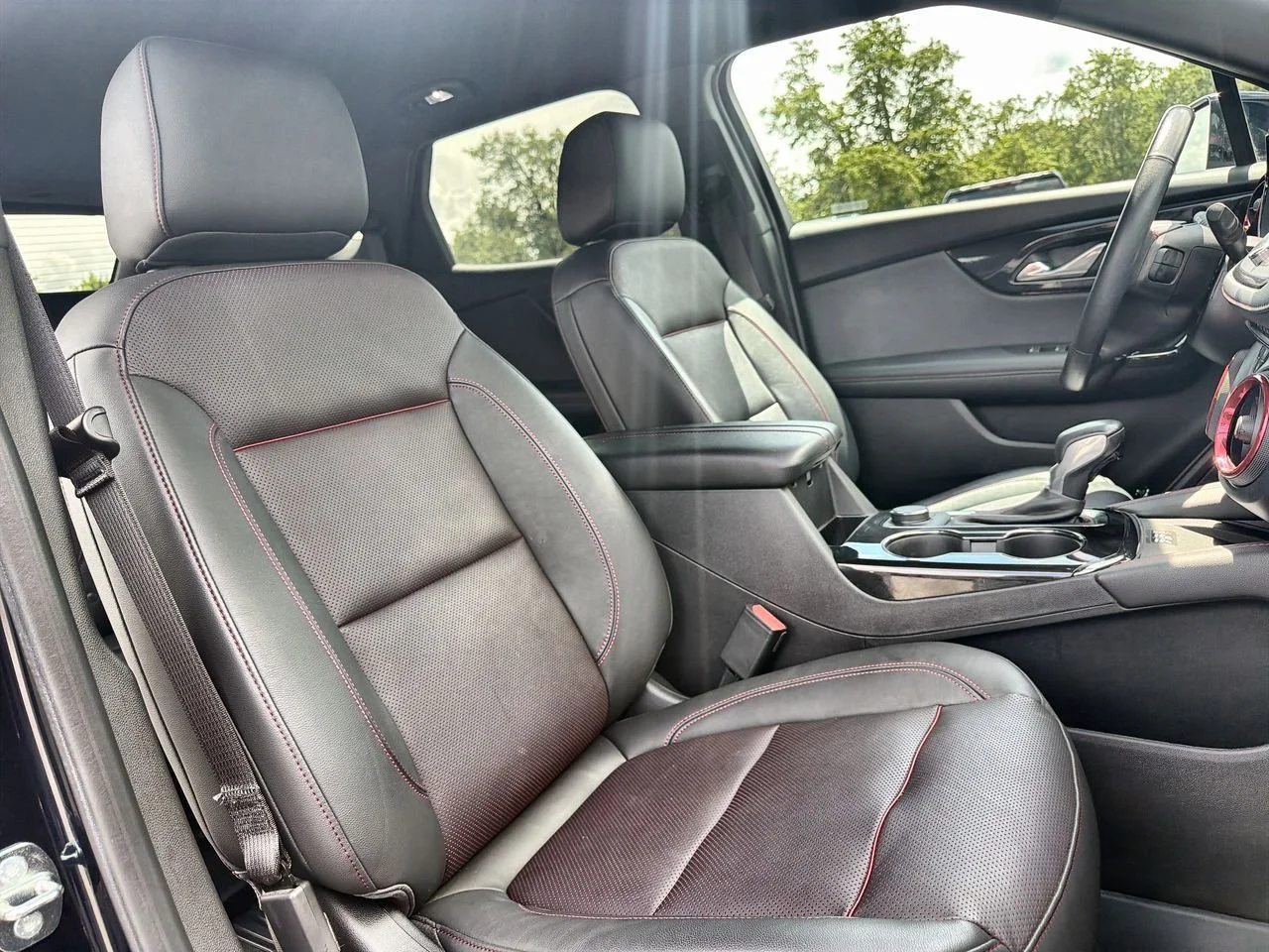 Used 2020 MIDNIGHT BLUE METALLIC Chevrolet RS image 23