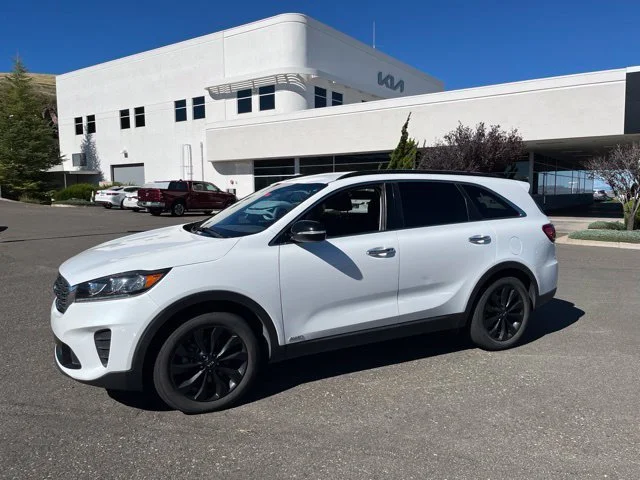 Used 2020 Snow White Pearl Kia S V6 image 2