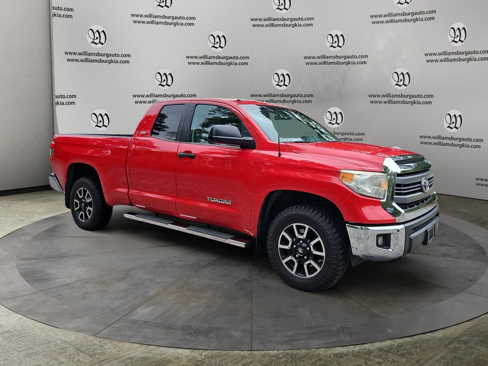 Used 2014 Red Toyota SR5 image 7