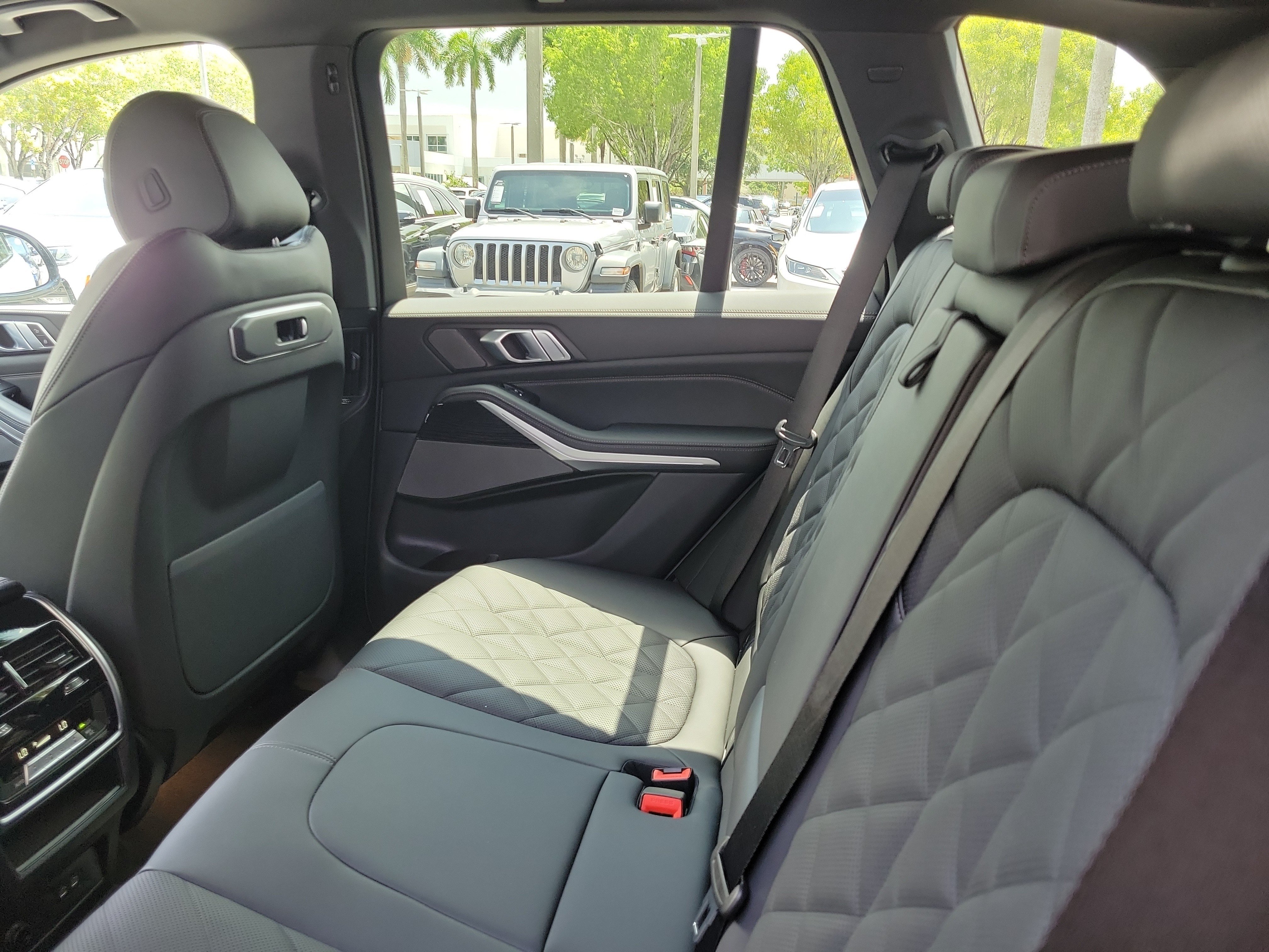 New 2026 Brooklyn Grey Metallic BMW sDrive40i image 9