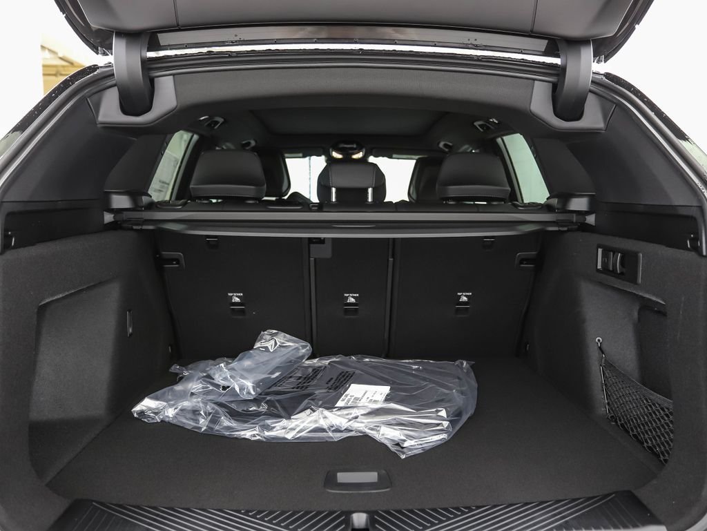 New 2026 Dark Graphite BMW 30 xDrive image 23