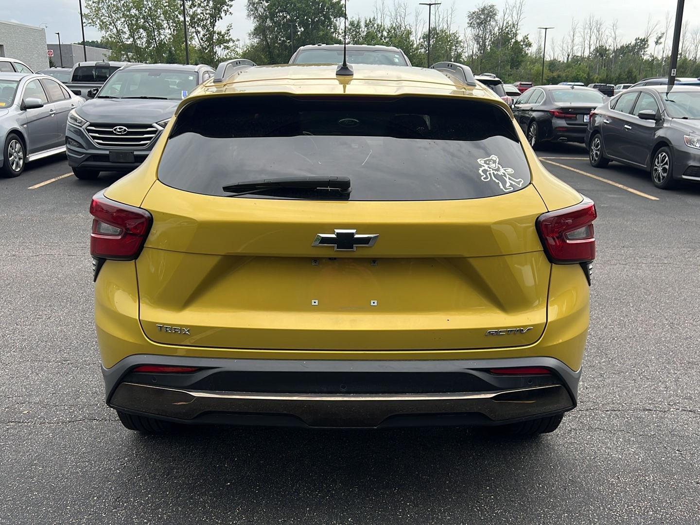 Used 2025 Nitro Yellow Metallic Chevrolet ACTIV image 3