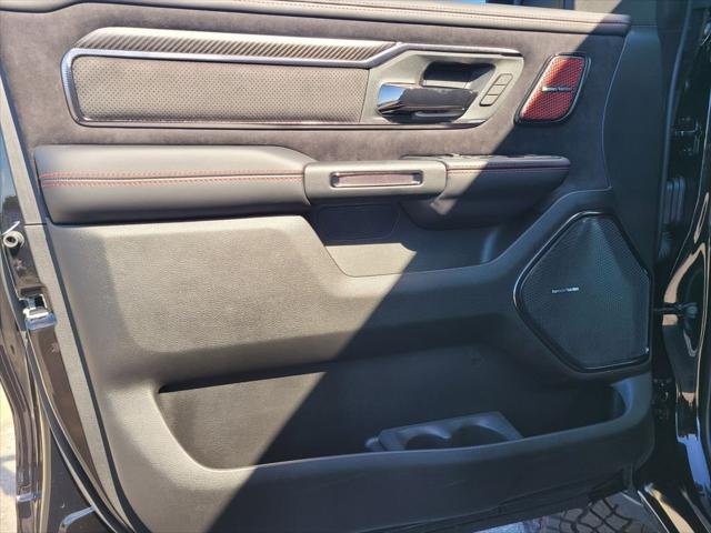 New 2026 Diamond Black Crystal Pearl-Coat Exterior Paint RAM RHO image 12