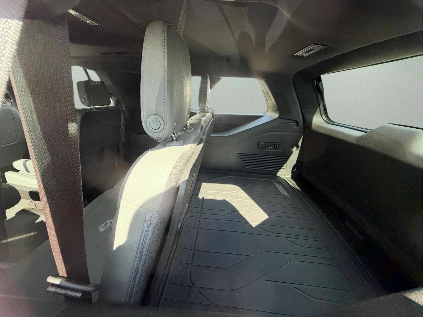 Used 2023 Iridescent Pearl Tricoat Chevrolet LT image 19