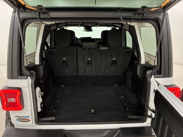 Used 2024 White Jeep Rubicon 4xe image 17