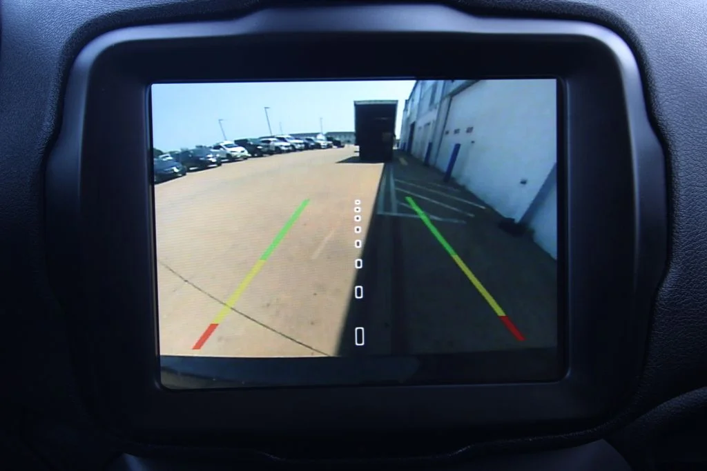 Used 2021 Black Jeep Latitude image 11