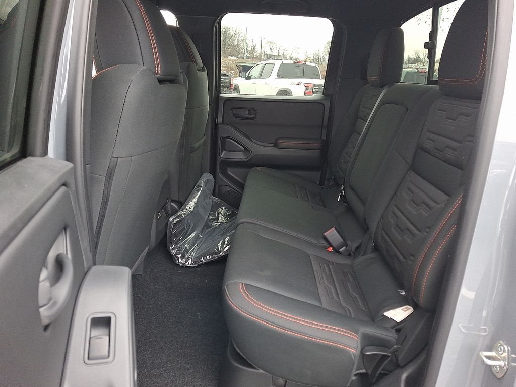 2026 Nissan Frontier — photo 6