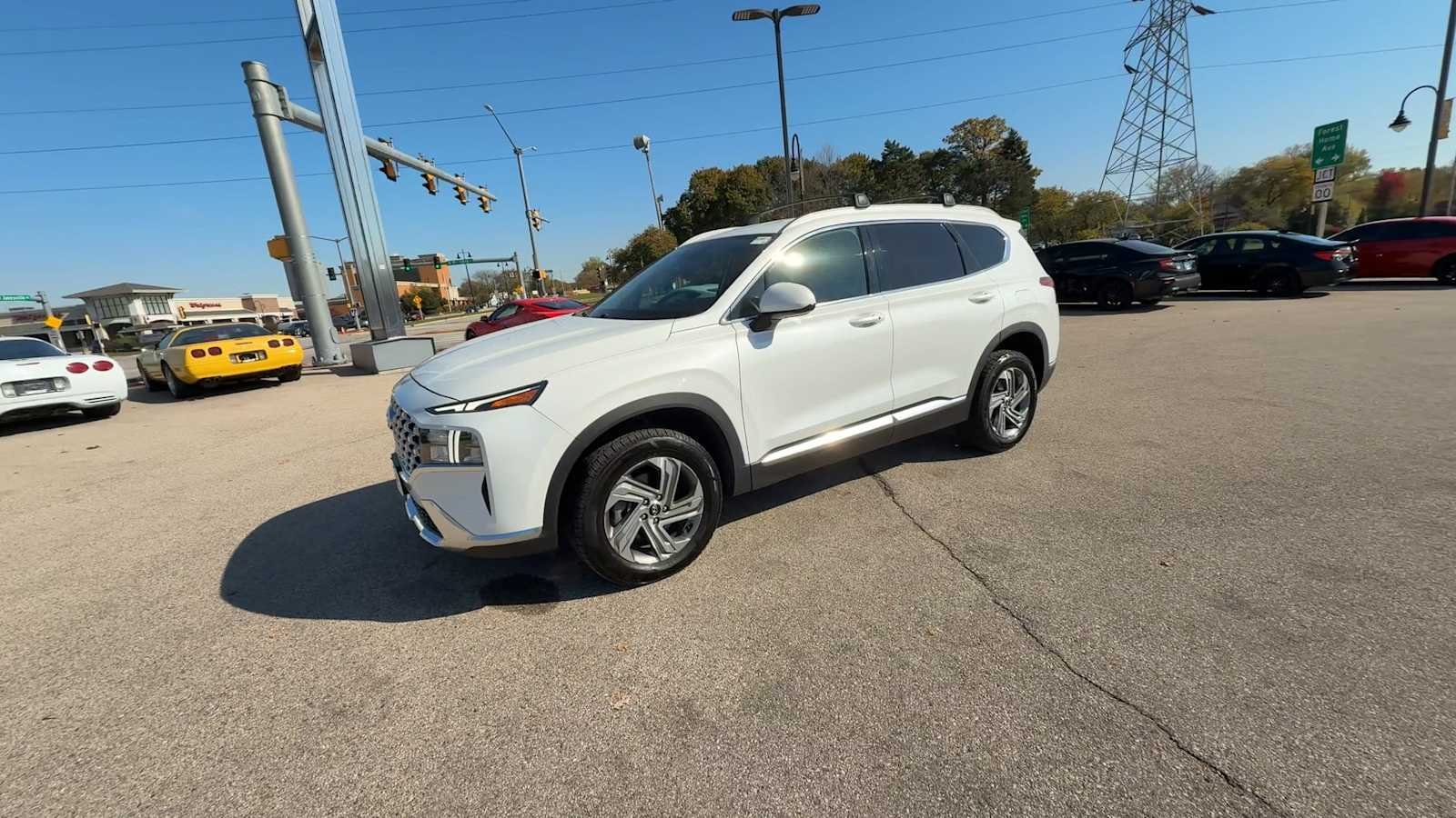 Used 2022 White Hyundai SEL image 4