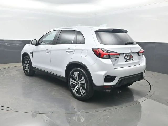New 2026 White Mitsubishi 2.0 SE image 30
