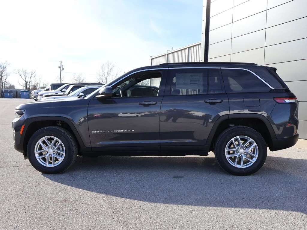 New 2026 Baltic Gray Metallic Clear-Coat Exterior Paint Jeep Laredo X image 2