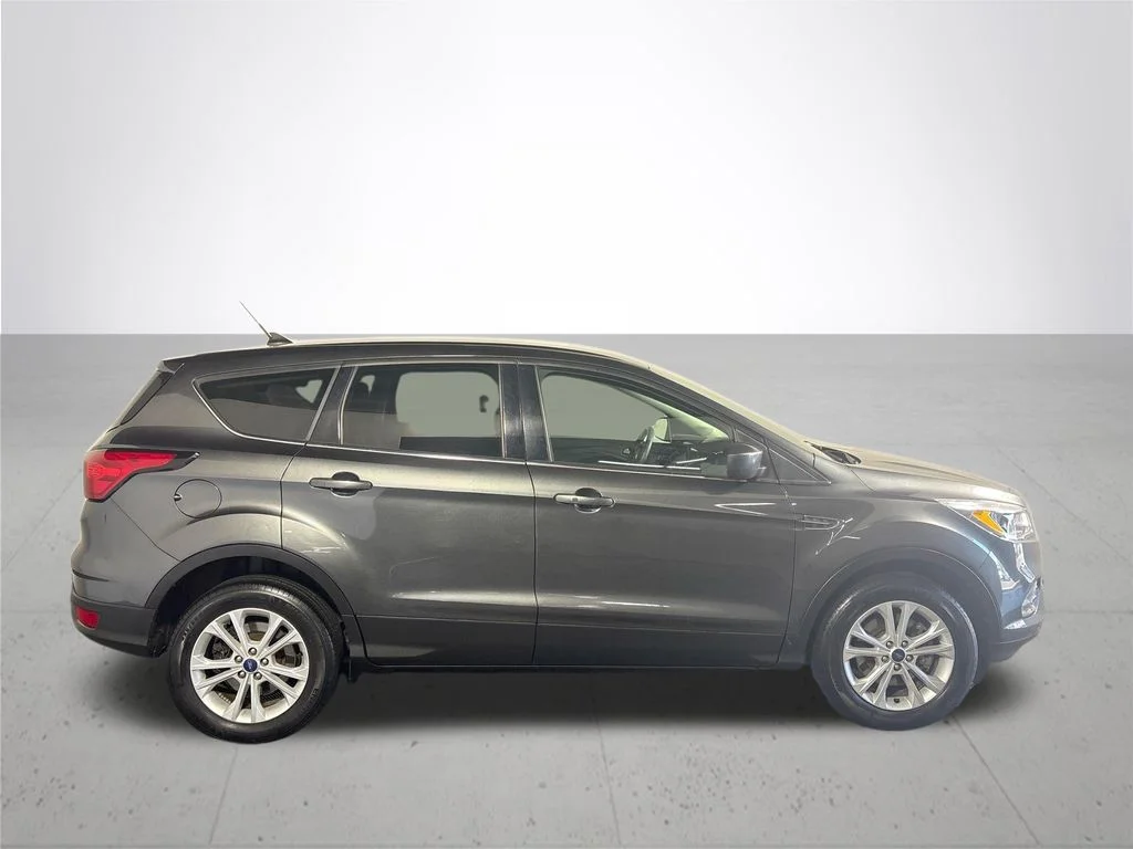 Used 2019 Gray Ford SE image 5