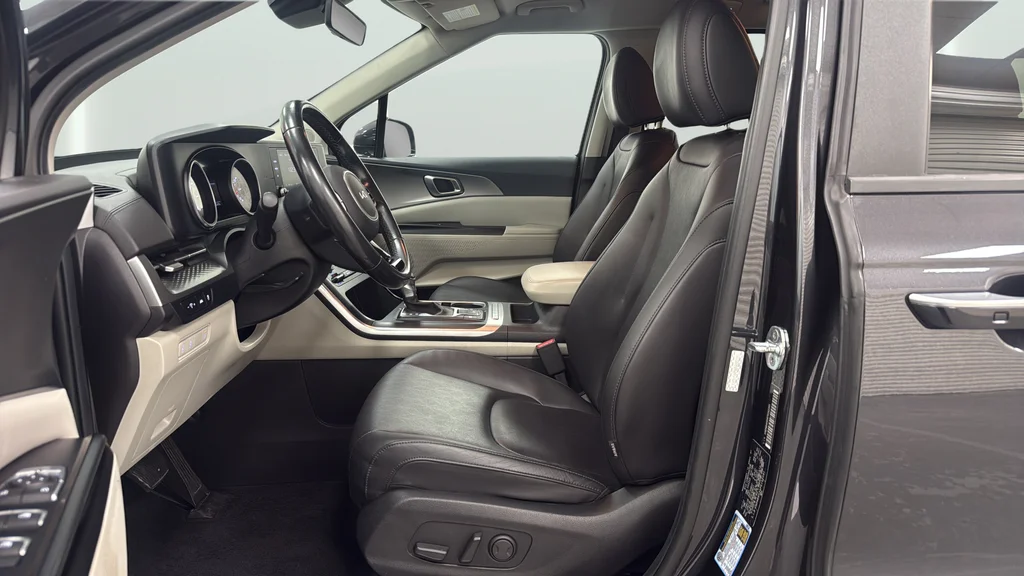 Used 2023 Gray Kia LX Seat Package image 10