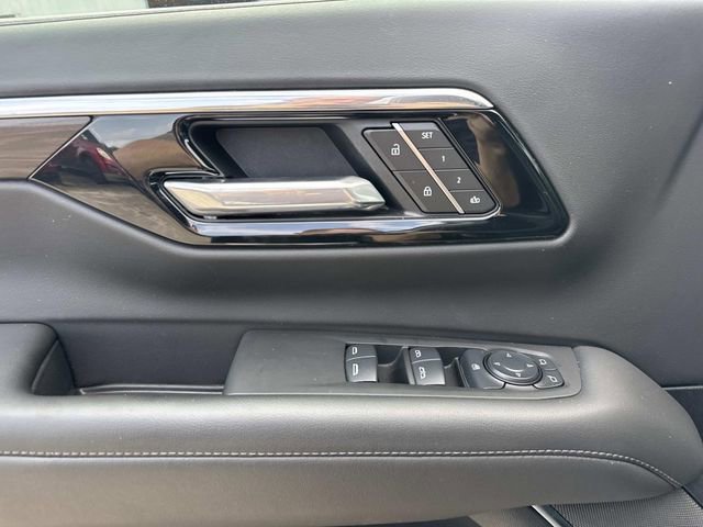 Used 2025 Sterling Gray Metallic Chevrolet Z71 image 44