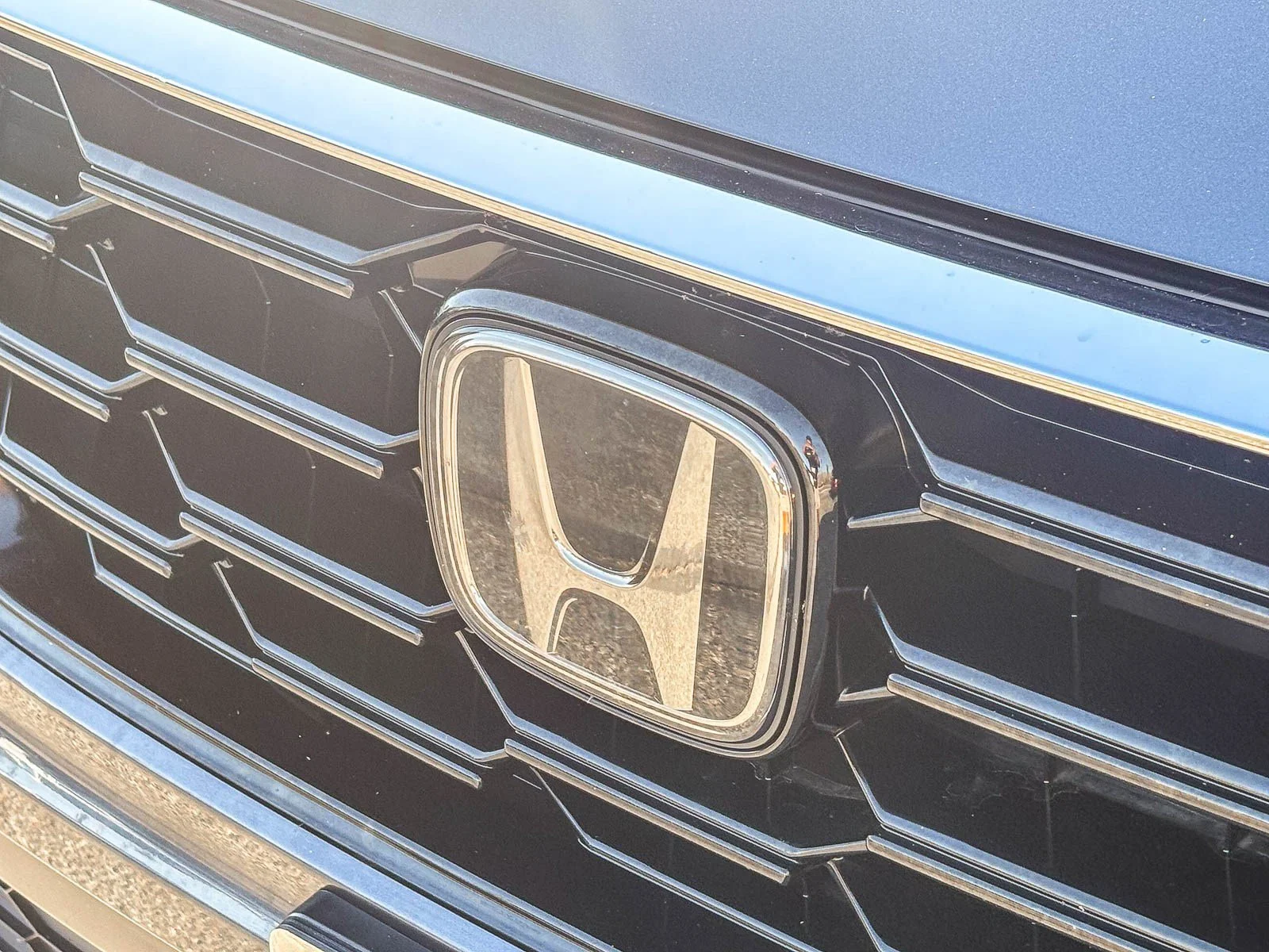 Certified Used 2024 Meteorite Gray Metallic Honda EX image 9