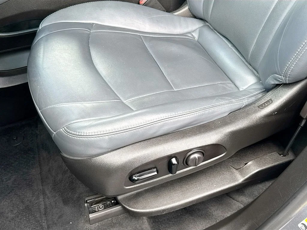 Used 2020  Buick Essence image 18