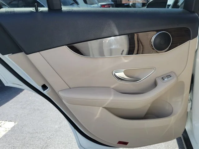 Used 2021 White Mercedes-Benz GLC 300 image 10