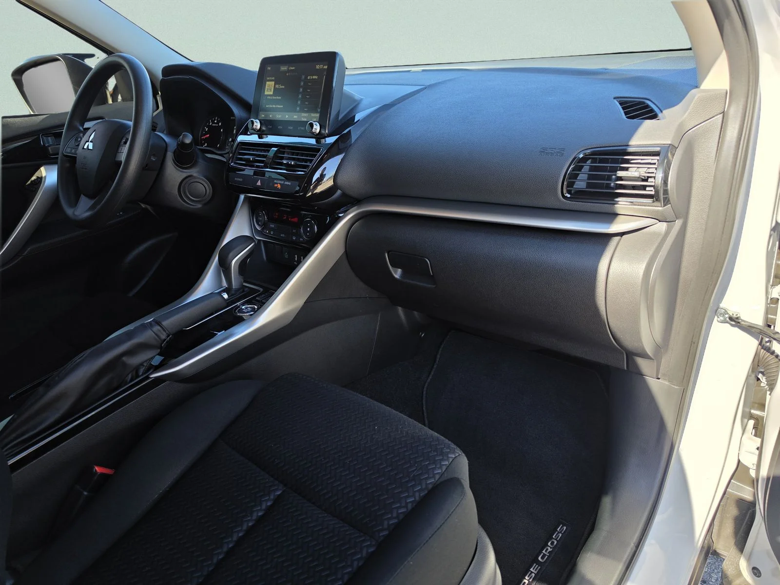 Used 2024  Mitsubishi  image 17