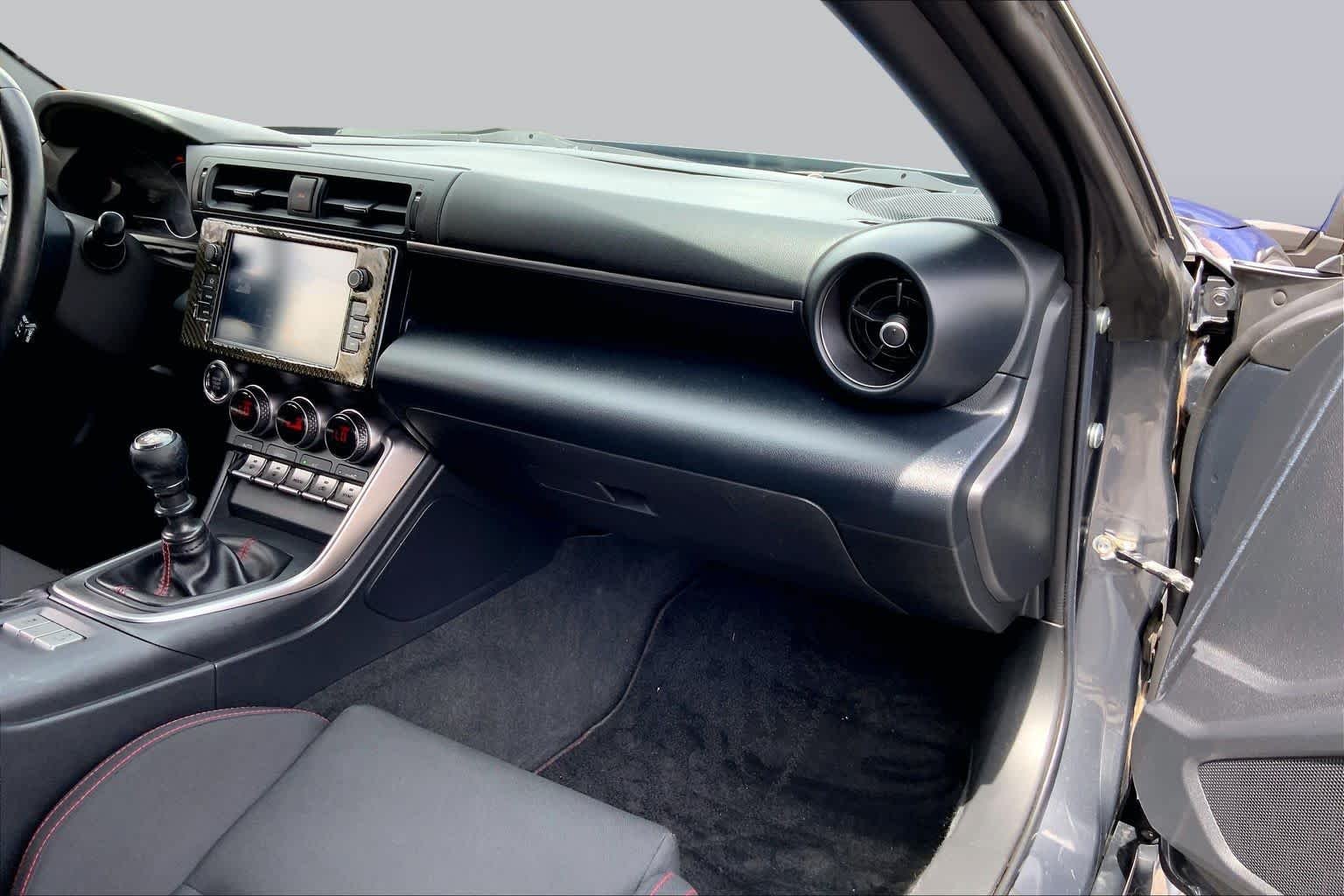 Used 2023 Magnetite Gray Metallic Subaru Premium image 15