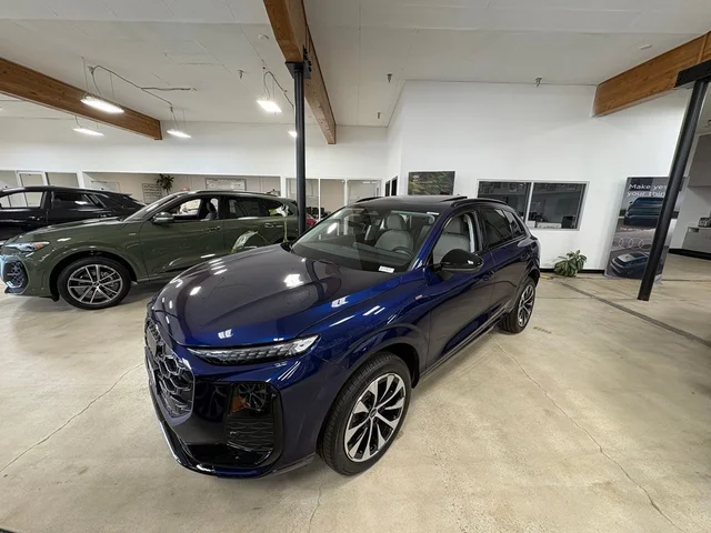 2026 Audi Q3 S line