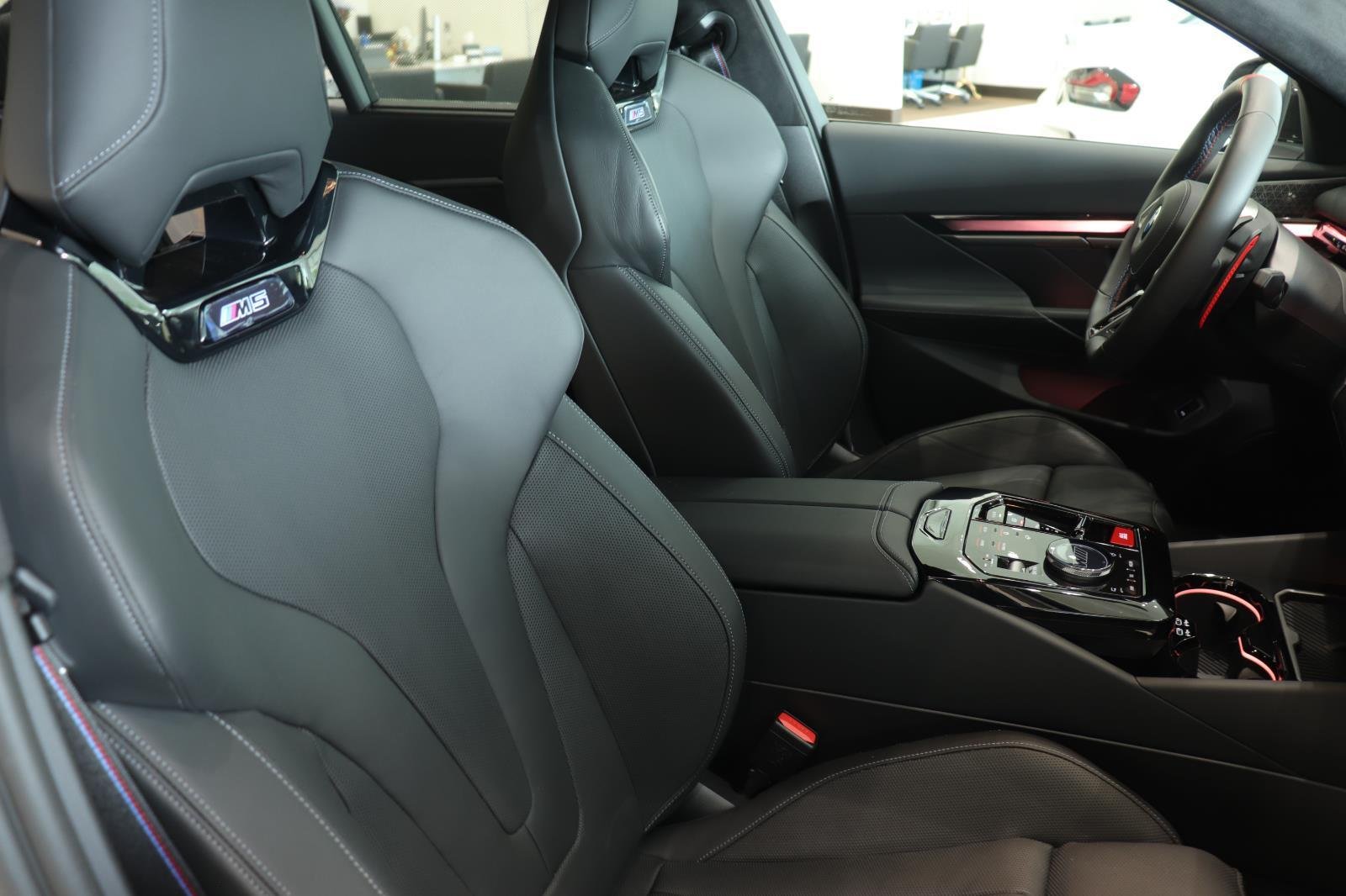 Used 2026 Alpine White BMW Base image 16