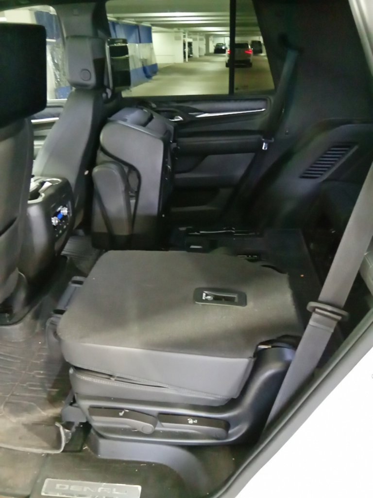 Used 2023 White Frost Tricoat GMC Denali image 11