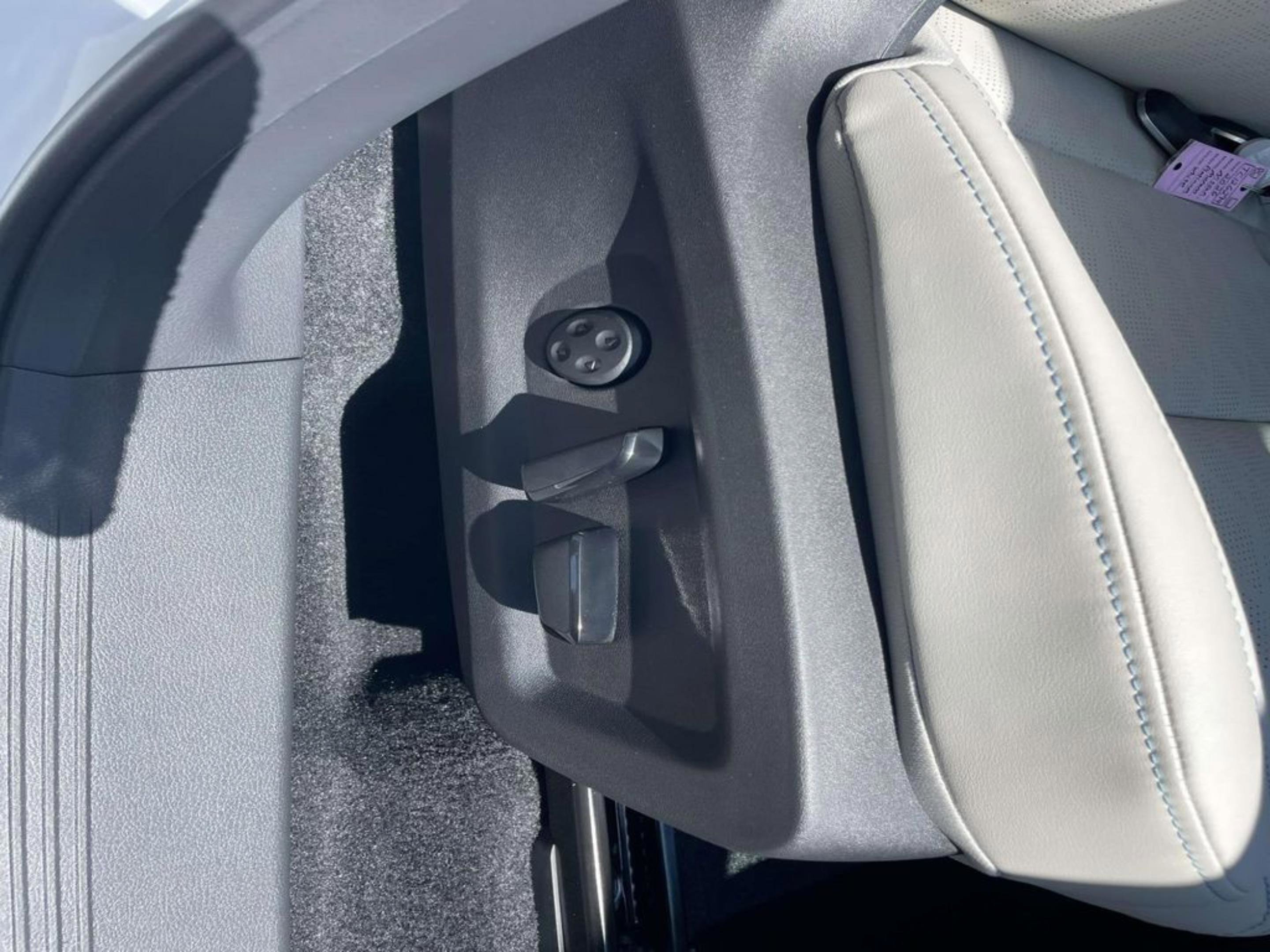 New 2026 Everest White Pearl TriCoat / Super Black Two-tone Nissan Platinum image 19