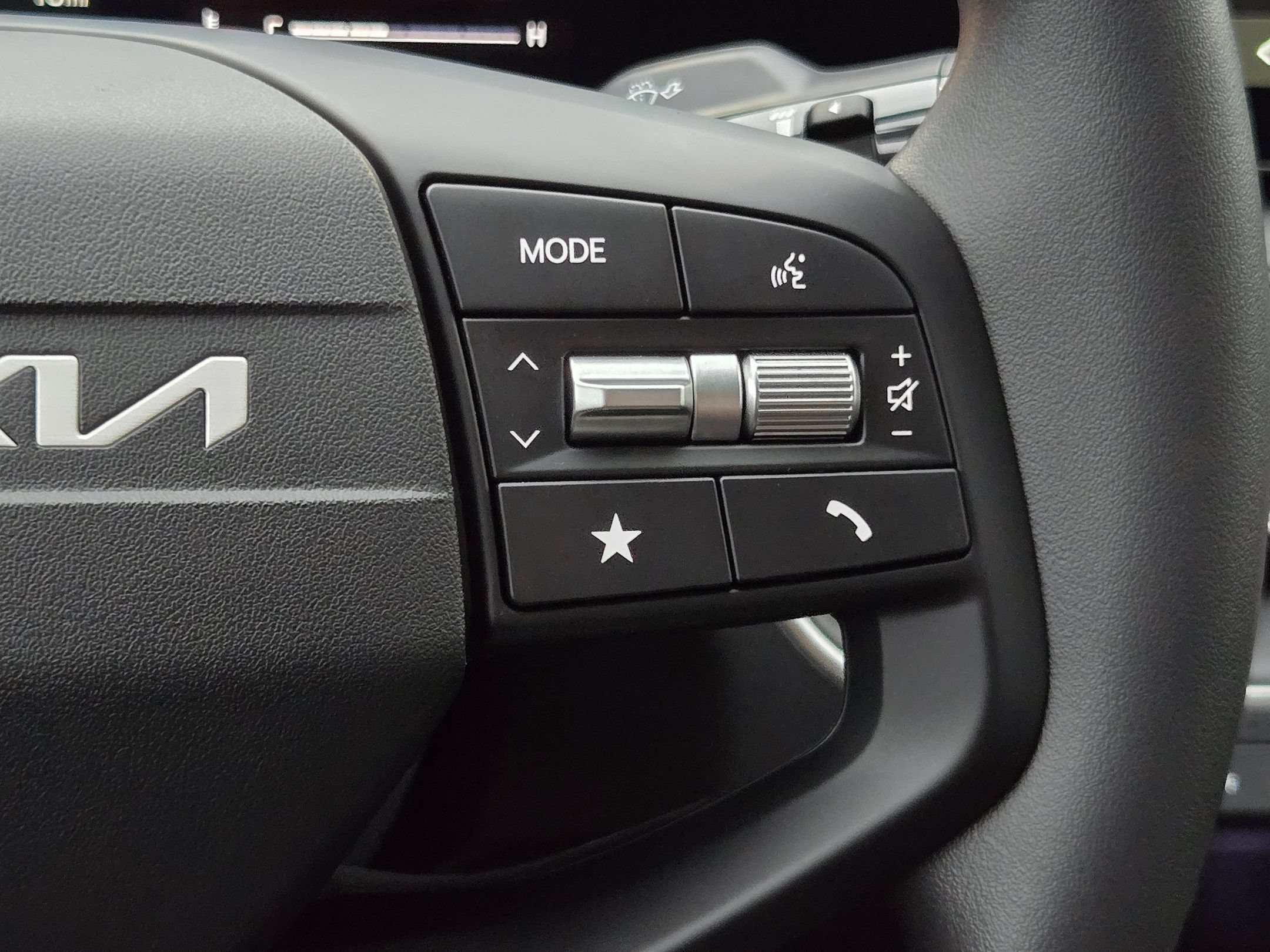 New 2026 Steel Gray Kia LXS image 23